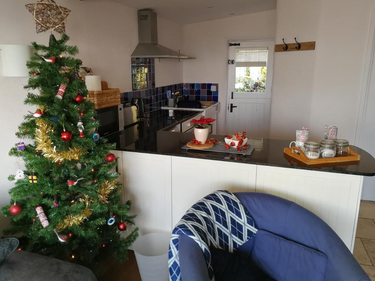 Top Barn Wales Monmouth Room photo